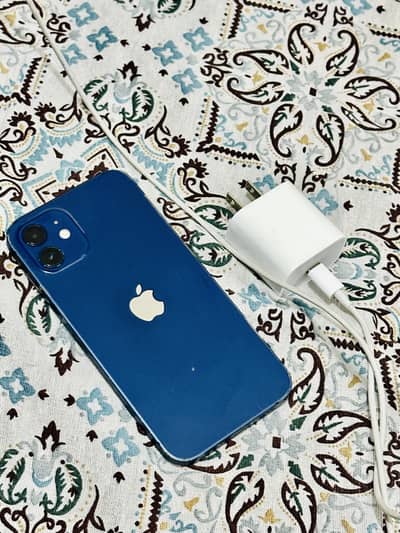 iPhone 12 . Factory Unlock.