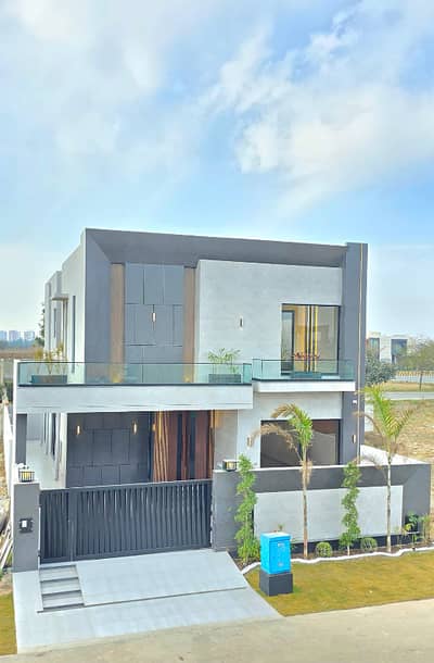 10 MARLA BRAND NEW SEMI FURNISH MODERN HOUSE FOR SALE IN DHA PHASE 6 NEAR RAYA , KFC AND DOLMAN MALL ORIGINAL PICS AND DEMAND