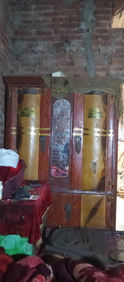 Almirah Almari hai for sale