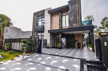 01 KANAL AESTHETICALLY DESIGNED HOUSE FOR SALE IN DHA PHASE 7