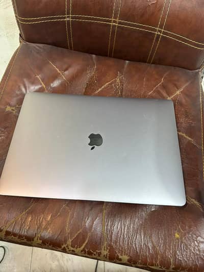 MacBook pro 2017 15 inch
