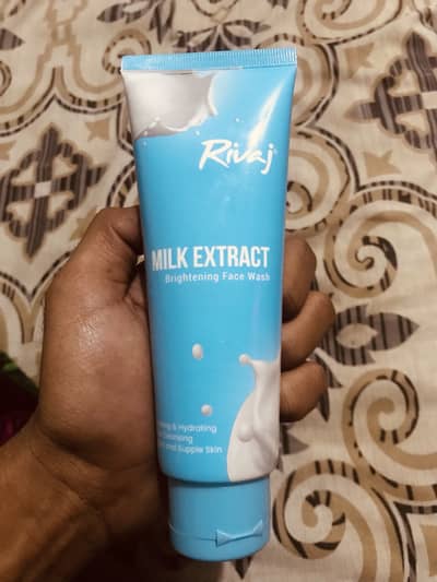 RIVAJ MILK EXTRACT BRIGHTENING FACE WASH