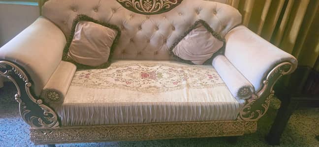 9 seater sofa in A* condition