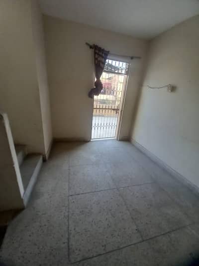 13 rooms with attached bathrooms  for rent