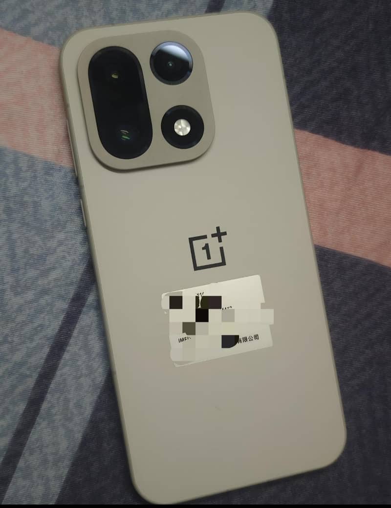 OnePlus 15 1