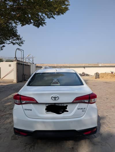 Toyota Yaris Gli 2025 white color total genuine