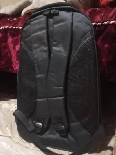 Mai 5 bag sale Kar Raha Hun black colour Mai hai full size hai