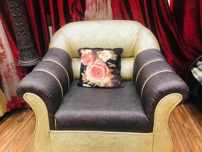 3 seater sofa very comfortable and 10 by 10 condition