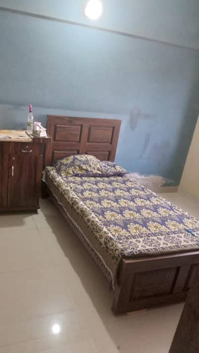 Single bed with Mattress