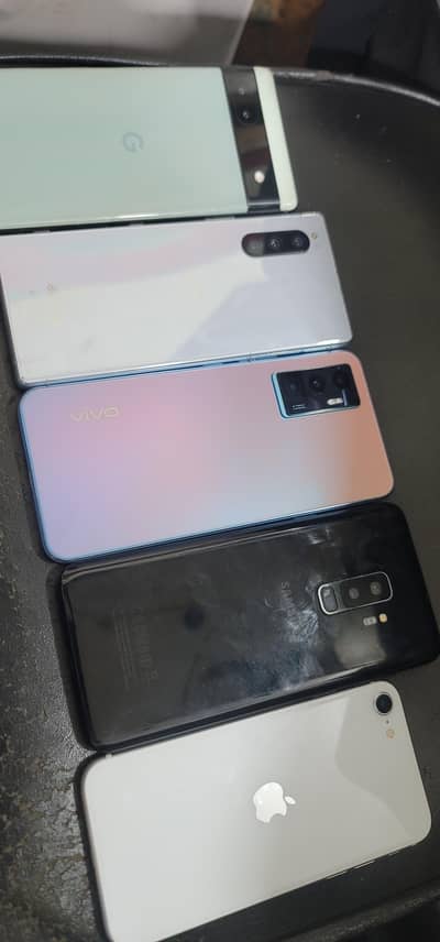 iphone sony vivo samsung goggle all are for sell in new mint condition