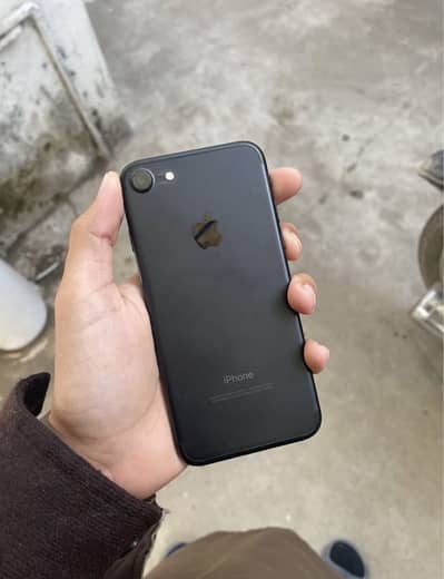 i phone 7 NON PTA 64 GB 10/10 water Pack
