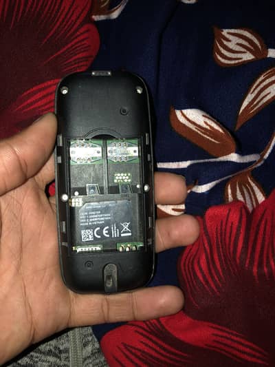 LCD OR BATTERY chang krwae wali ha