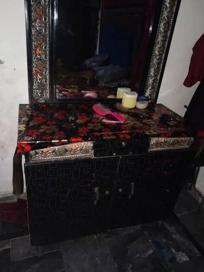 Bed Set Sheesha Side Table