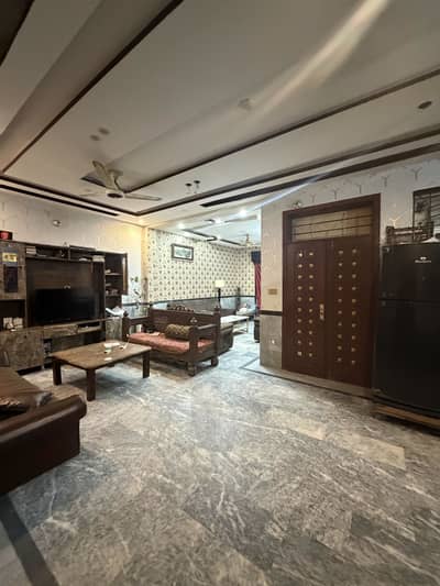 4 Marla lower portion awialable for Rent (2,3,5,10,20 Marla portions awialable)