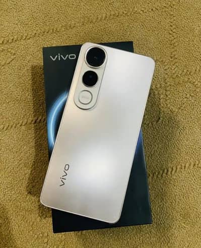 Vivo v50 lite 5g 12/256 Complete box urgent sale wtp no 03297037441