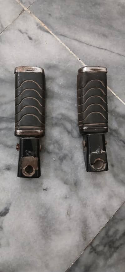 back foot pad. used, 10/10 condition