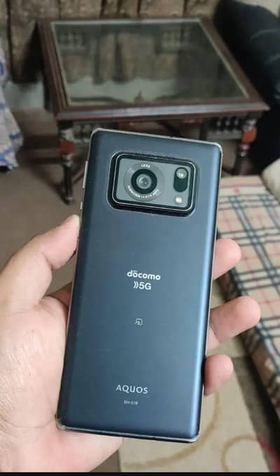 Sharp Aquos R6- official PTA-128GB-09/10 condition