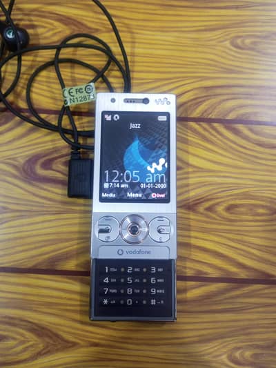 Sony Ericsson W715 (Walkman Phone)