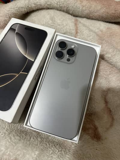 Iphone 16 pro max 256 dual physical icloud lock water pack