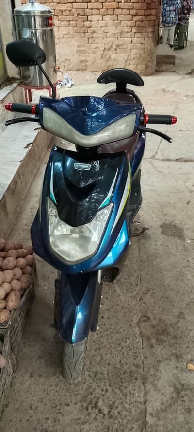 evee yfuture electric scooty