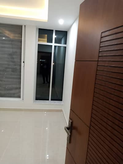 1 BED APARTMENT WITH 400 SQ FT LIFT /MAITAINENCE AVAILABLE FOR SALE