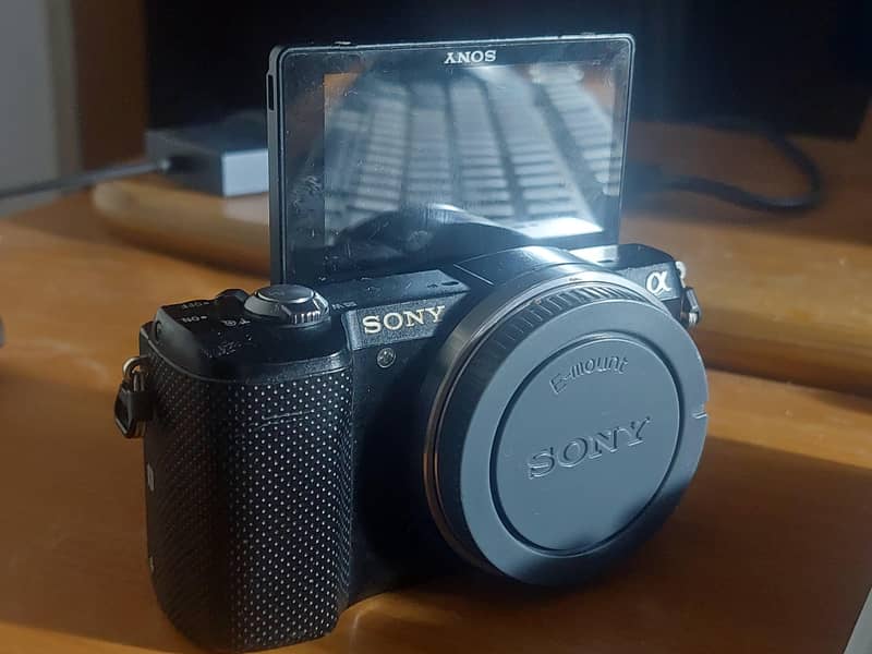 Sony A5000 Mirrorless Camera (small shutter problem) 0