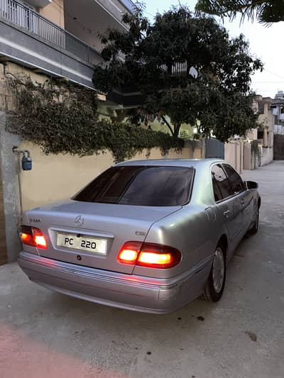 Mercedes E220 CDI (W210)