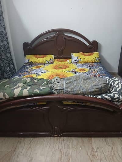 king bed with metres