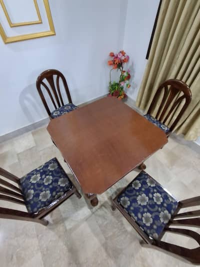 4 seater dining table