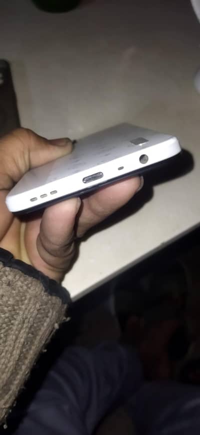 Oppo F17 . PTA aprof.  8.128. All okay