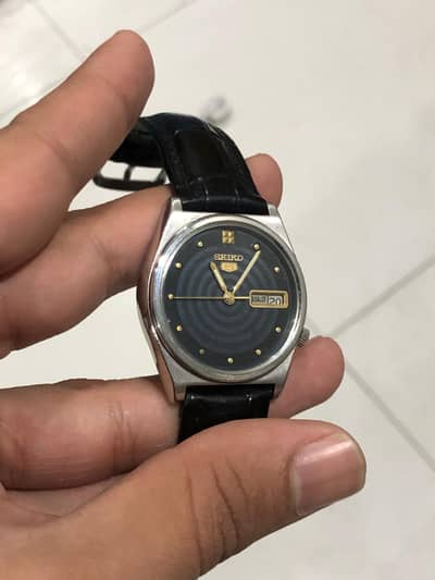 Seiko rare dial watch  (7019-8180)