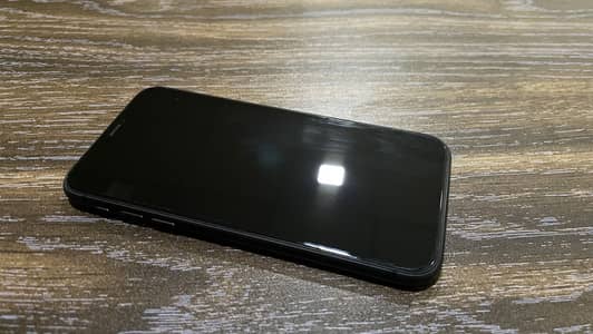 Apple iPhone 11 64GB Black W Original Cable