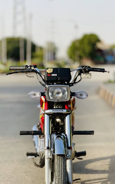 Honda 125 loves ke liya gift