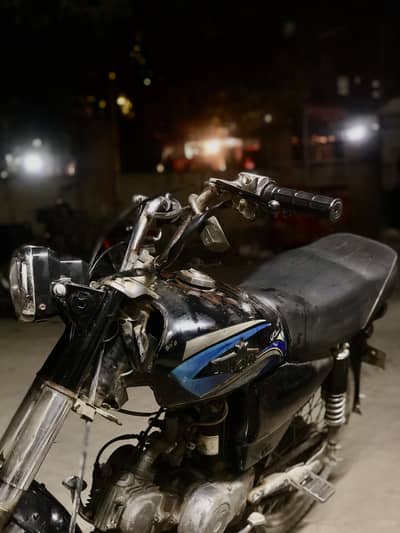 bike ma koi kaam nhu haa na engine ma koi kaam