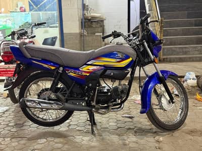Honda pridor 100 CC Blue color Only 8800KM use 2023/2024 Model