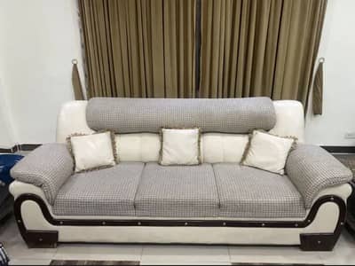 Sofa set - 6 seater sofa set - six person sofa in excellent condition