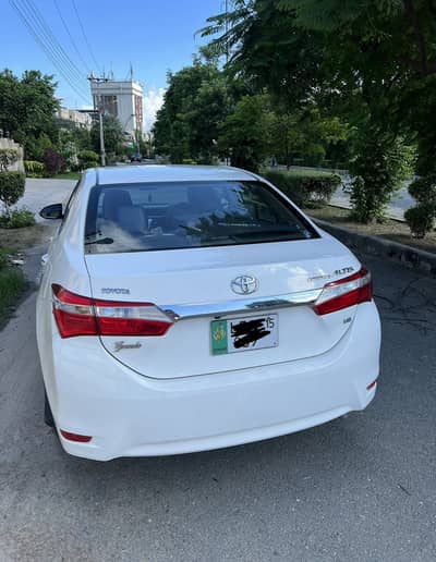 Toyota Corolla altis 1.8 manual 2015 model