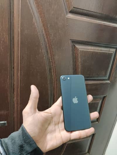 I phone se 2020 waterpak 64 GB