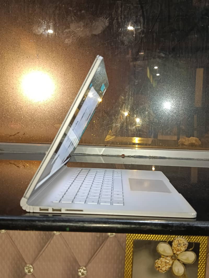 Microsoft Surface Book 2 3