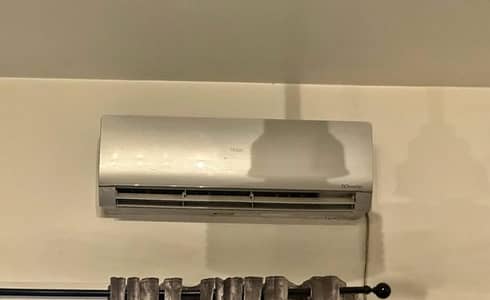 HAIER 1.5 TON DC INVERTER HEAT AND COOL BRAND NEW CONDITION GENINNE