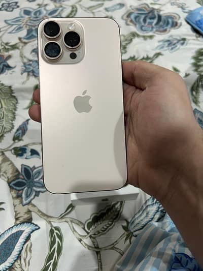 Apple iPhone 16 Pro Max