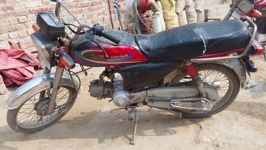 price 40k hai km hon ja ga pasy