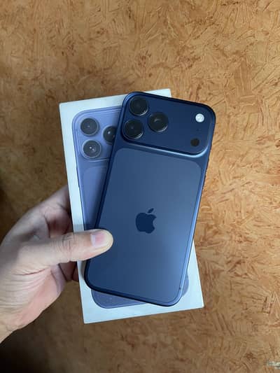 17 pro max 512 gb EE sim LLA 10/10 full box