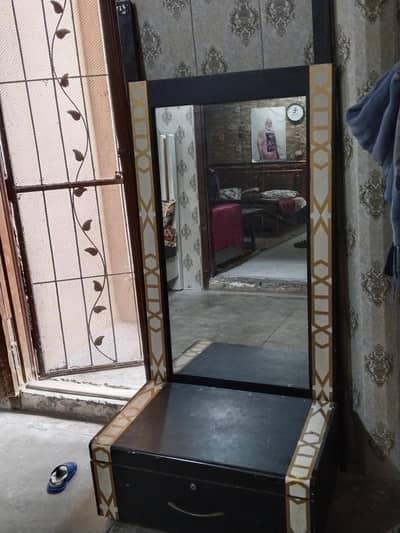 dressing table