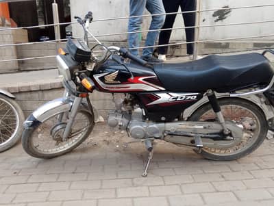 Honda CD 70 urgent need of money