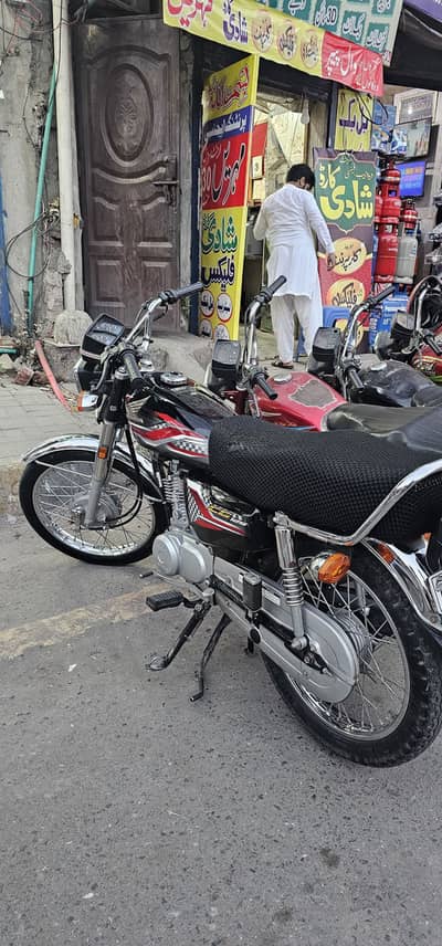 HONDA 125 2024 12700 KM driven - Total Geniune