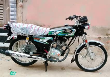 HONDA125. Model 2022 Hyderabad number ha urgent sell vip bike ha