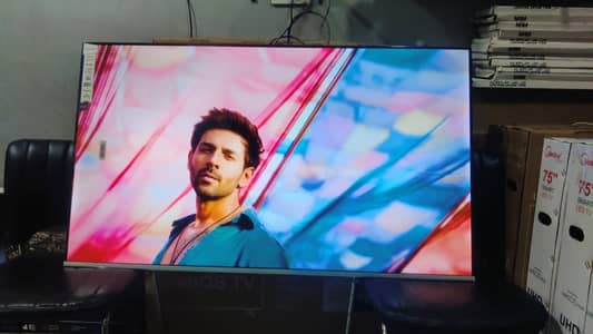 43. Inch. Q. Led. Tv. New. Box. Pack. 3. Year. Warranty.   O3OO18O212O