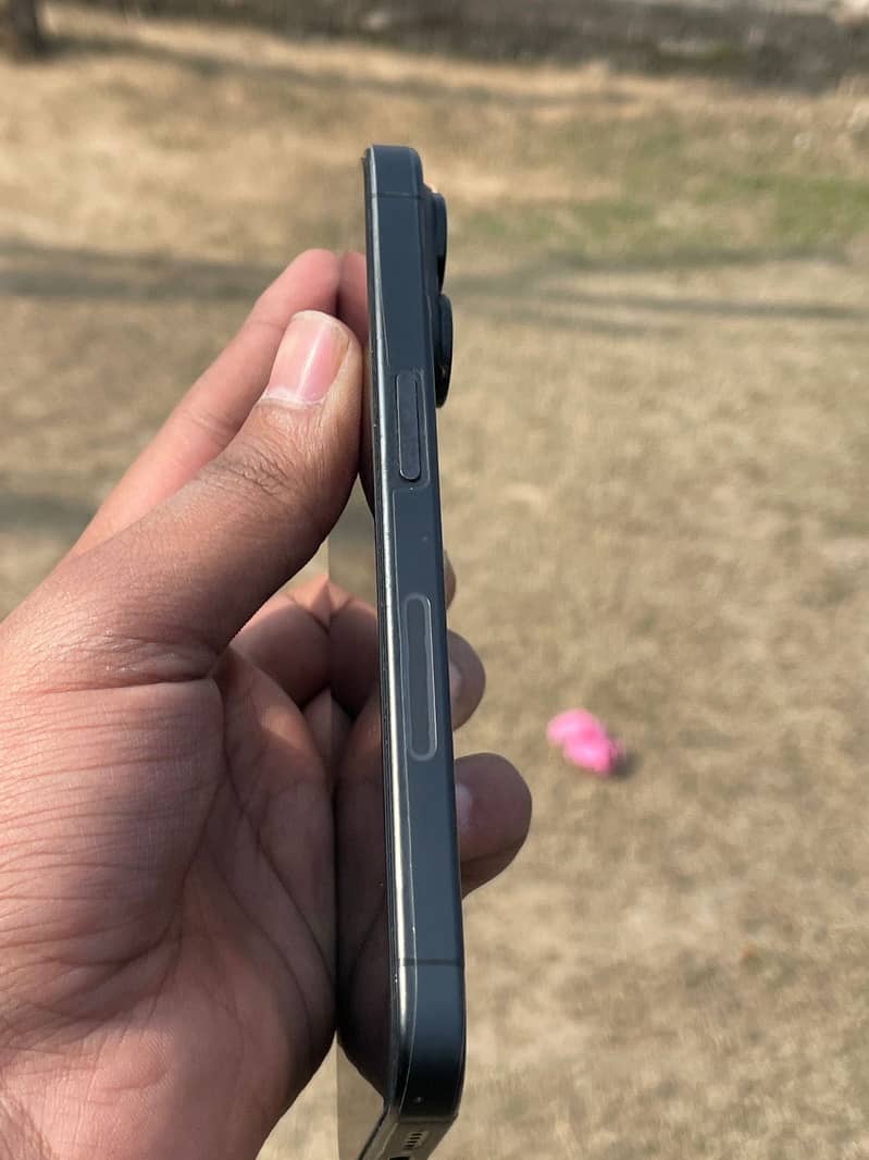 Iphone 15 pro 4