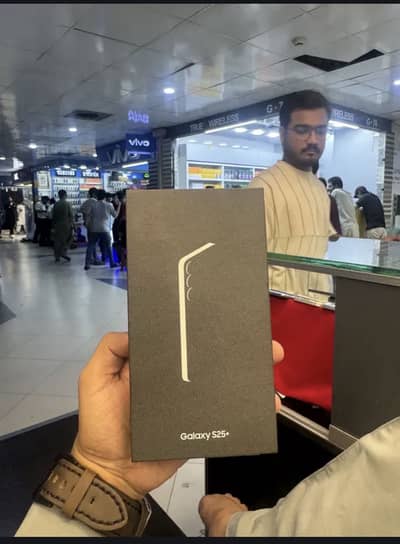 Samsung S25 plus box pack